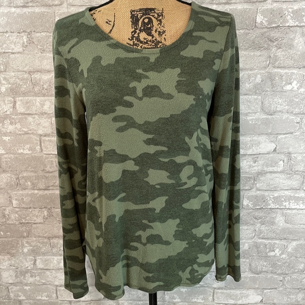 Old Navy Camo Long Sleeve Top